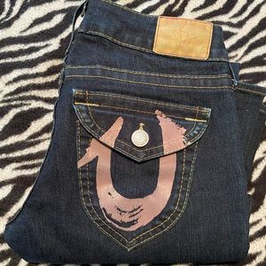 Dark blue, True Religion jean’s size 29 😎 slightly used